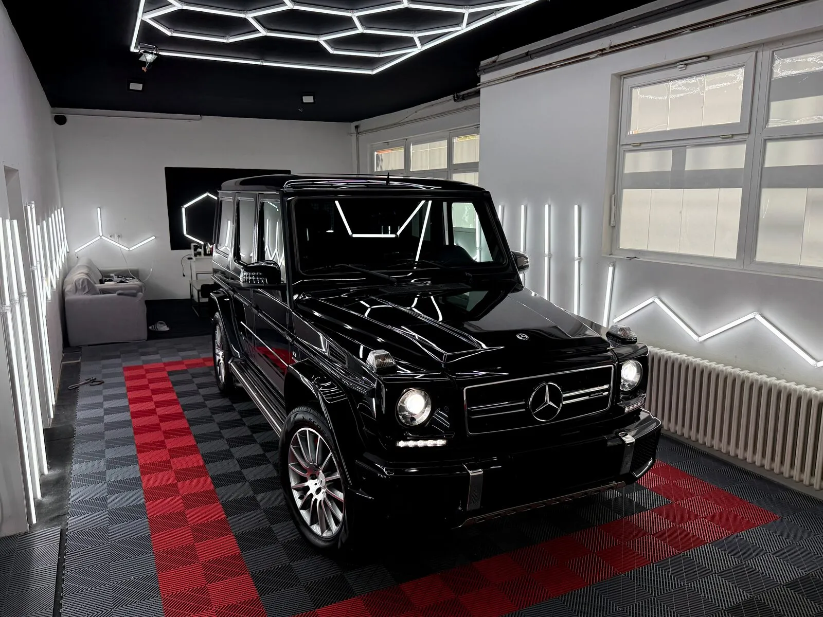 Crna Mercedes G-klasa nakon kompletnog detailinga u studiju kraj Zagreba